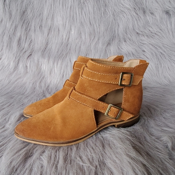 Chinese Laundry Booties sz. 6.5 tan - Picture 3 of 7